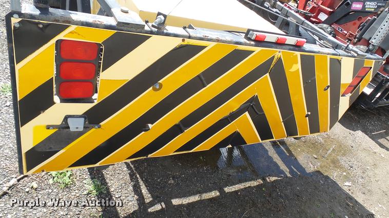 image for item L2462 2006 crash attenuator trailer