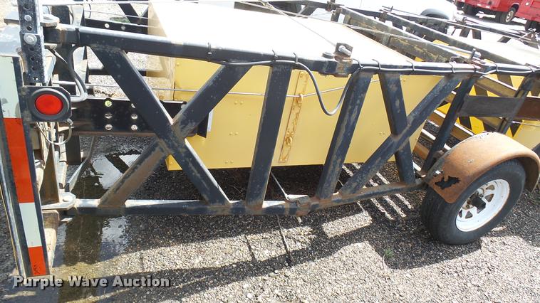 image for item L2462 2006 crash attenuator trailer
