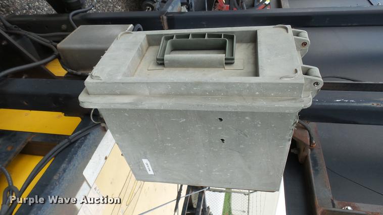 image for item L2462 2006 crash attenuator trailer