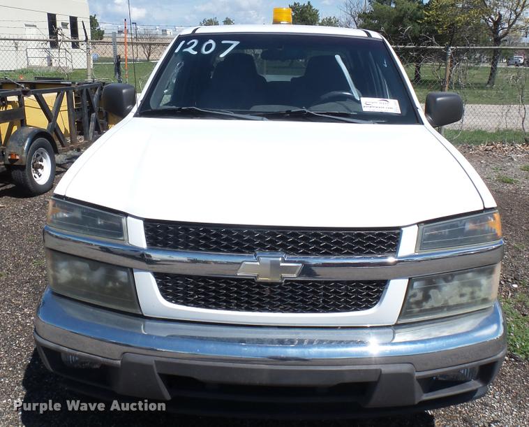 image for item L2463 2006 Chevrolet Colorado Crew Cab pickup truck