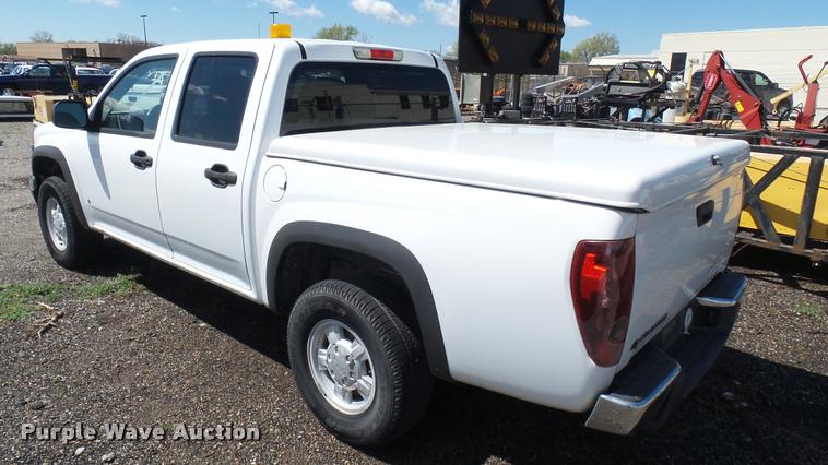 image for item L2463 2006 Chevrolet Colorado Crew Cab pickup truck