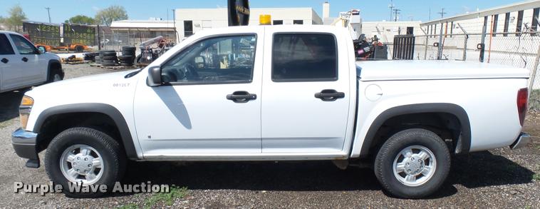 image for item L2463 2006 Chevrolet Colorado Crew Cab pickup truck