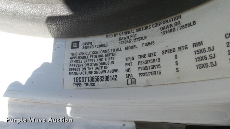 image for item L2463 2006 Chevrolet Colorado Crew Cab pickup truck