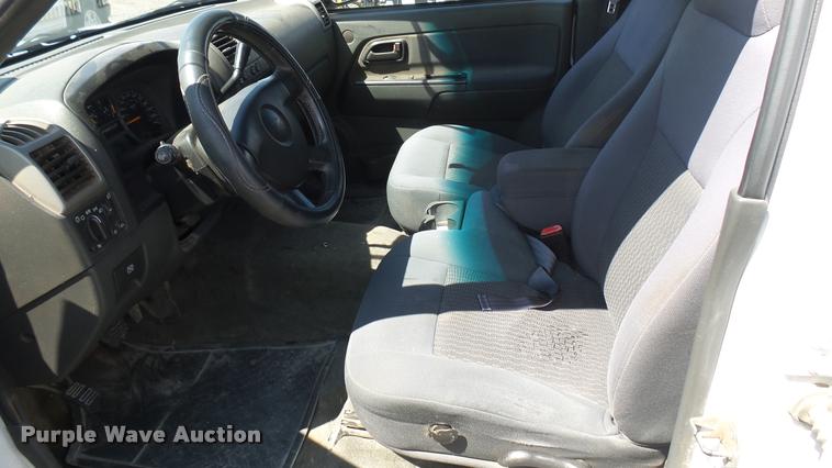 image for item L2463 2006 Chevrolet Colorado Crew Cab pickup truck