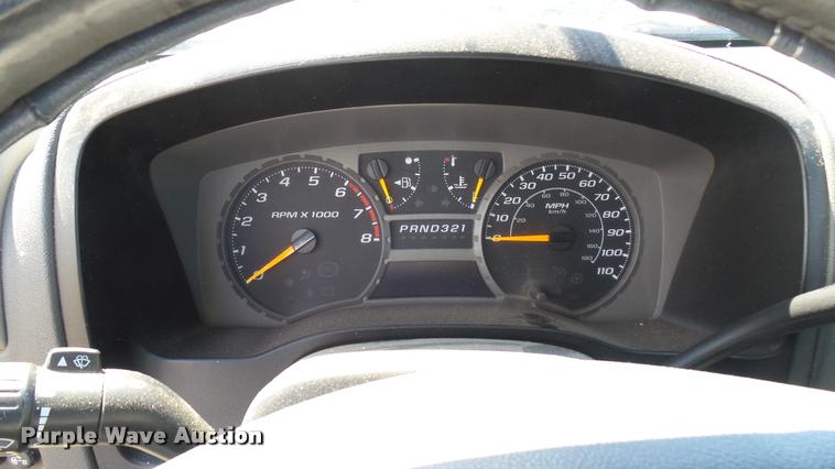 image for item L2463 2006 Chevrolet Colorado Crew Cab pickup truck