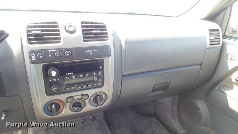 image for item L2463 2006 Chevrolet Colorado Crew Cab pickup truck