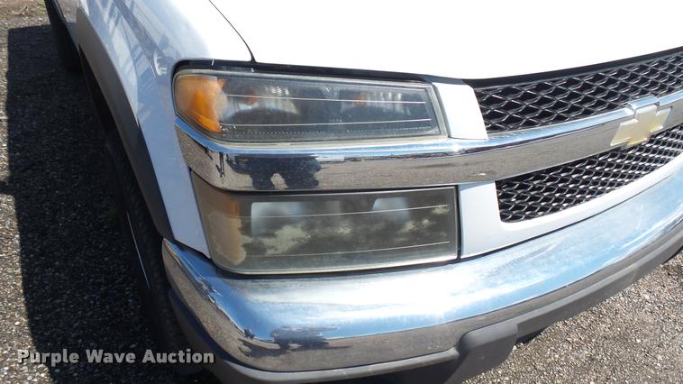 image for item L2463 2006 Chevrolet Colorado Crew Cab pickup truck