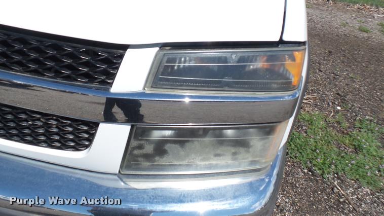 image for item L2463 2006 Chevrolet Colorado Crew Cab pickup truck