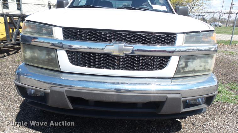 image for item L2463 2006 Chevrolet Colorado Crew Cab pickup truck