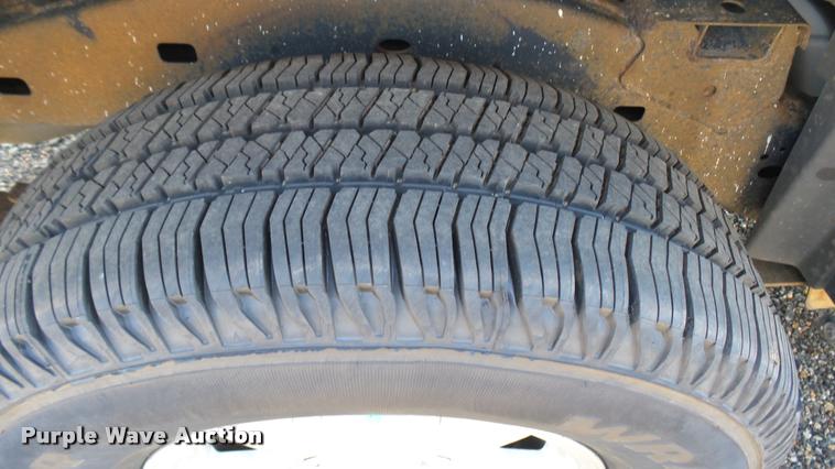 image for item L2463 2006 Chevrolet Colorado Crew Cab pickup truck