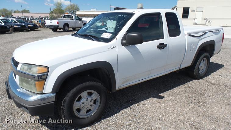 image for item L2464 2006 Chevrolet Colorado Ext. Cab pickup truck