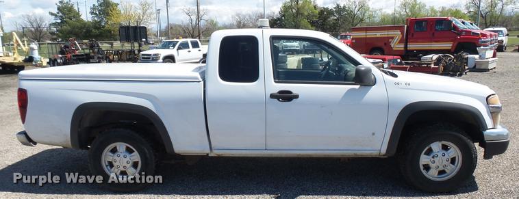 image for item L2464 2006 Chevrolet Colorado Ext. Cab pickup truck