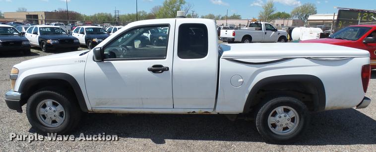 image for item L2464 2006 Chevrolet Colorado Ext. Cab pickup truck