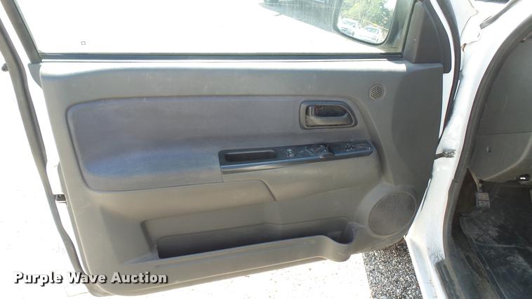 image for item L2464 2006 Chevrolet Colorado Ext. Cab pickup truck