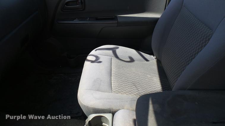 image for item L2464 2006 Chevrolet Colorado Ext. Cab pickup truck