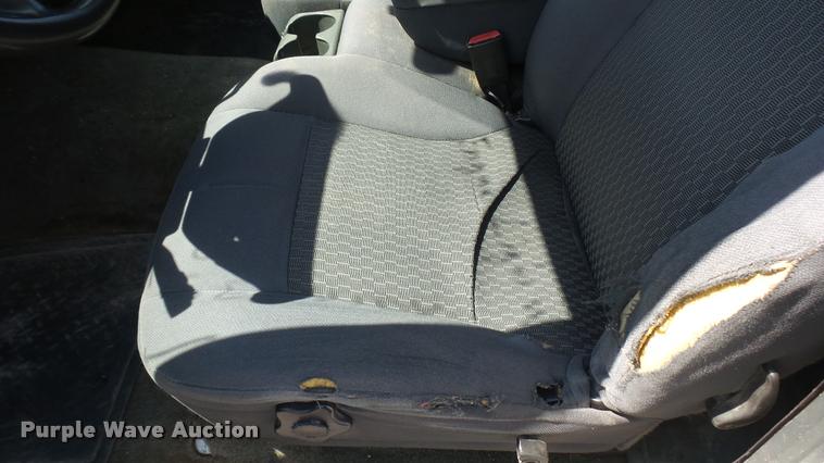 image for item L2464 2006 Chevrolet Colorado Ext. Cab pickup truck