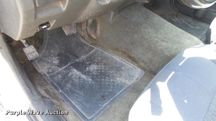 image for item L2464 2006 Chevrolet Colorado Ext. Cab pickup truck