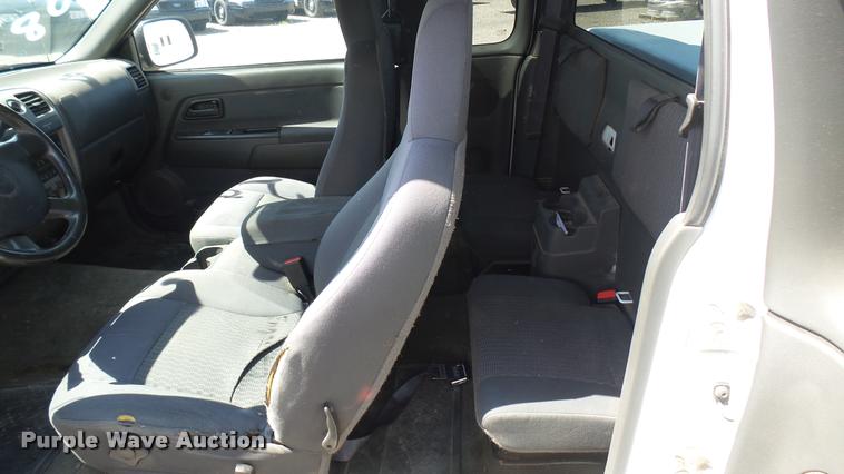 image for item L2464 2006 Chevrolet Colorado Ext. Cab pickup truck