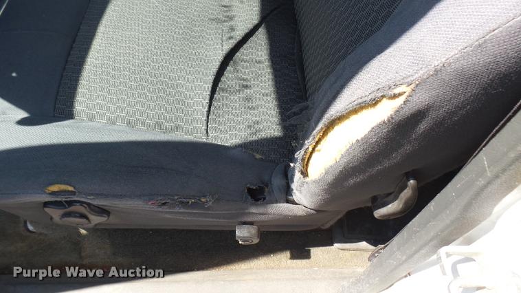 image for item L2464 2006 Chevrolet Colorado Ext. Cab pickup truck