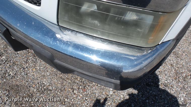 image for item L2464 2006 Chevrolet Colorado Ext. Cab pickup truck