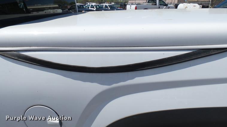 image for item L2464 2006 Chevrolet Colorado Ext. Cab pickup truck