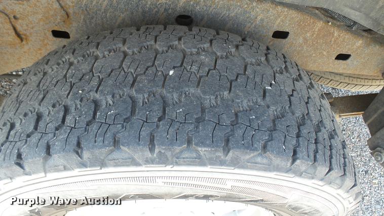 image for item L2464 2006 Chevrolet Colorado Ext. Cab pickup truck