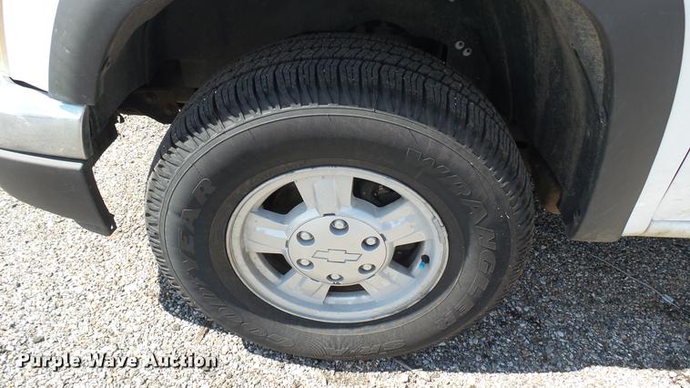 image for item L2464 2006 Chevrolet Colorado Ext. Cab pickup truck