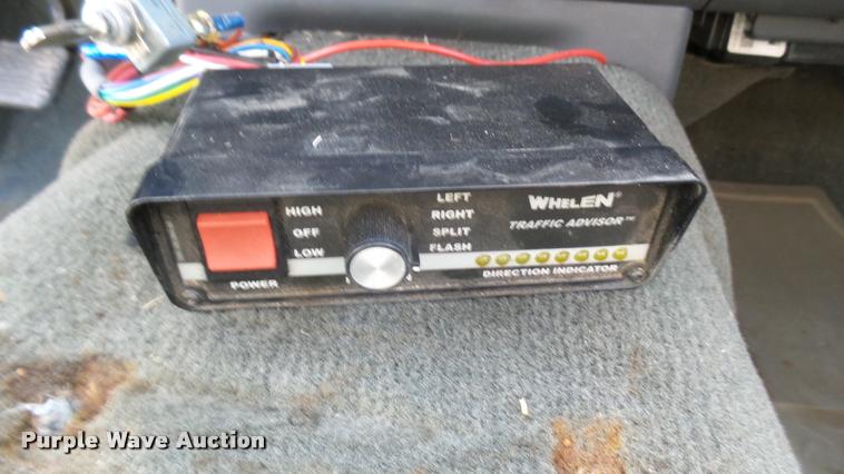 image for item L2465 2004 Chevrolet Colorado Crew Cab pickup truck