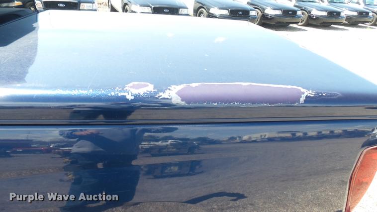 image for item L2465 2004 Chevrolet Colorado Crew Cab pickup truck