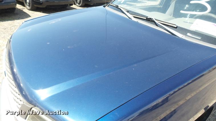 image for item L2465 2004 Chevrolet Colorado Crew Cab pickup truck