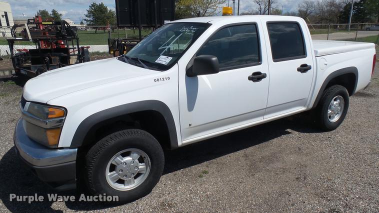 image for item L2466 2006 Chevrolet Colorado Crew Cab pickup truck