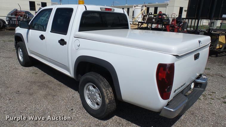image for item L2466 2006 Chevrolet Colorado Crew Cab pickup truck
