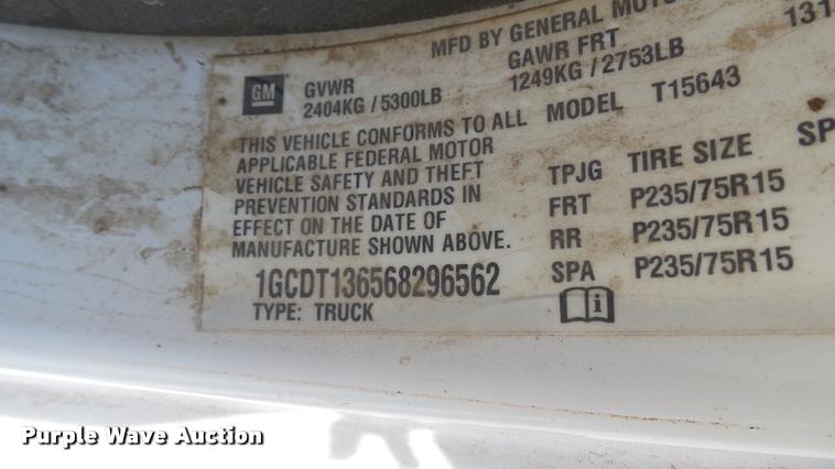 image for item L2466 2006 Chevrolet Colorado Crew Cab pickup truck