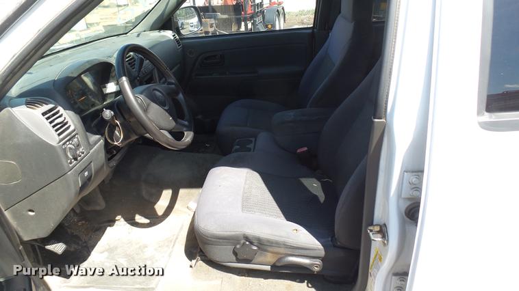 image for item L2466 2006 Chevrolet Colorado Crew Cab pickup truck