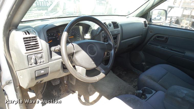 image for item L2466 2006 Chevrolet Colorado Crew Cab pickup truck
