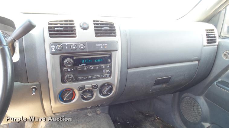 image for item L2466 2006 Chevrolet Colorado Crew Cab pickup truck