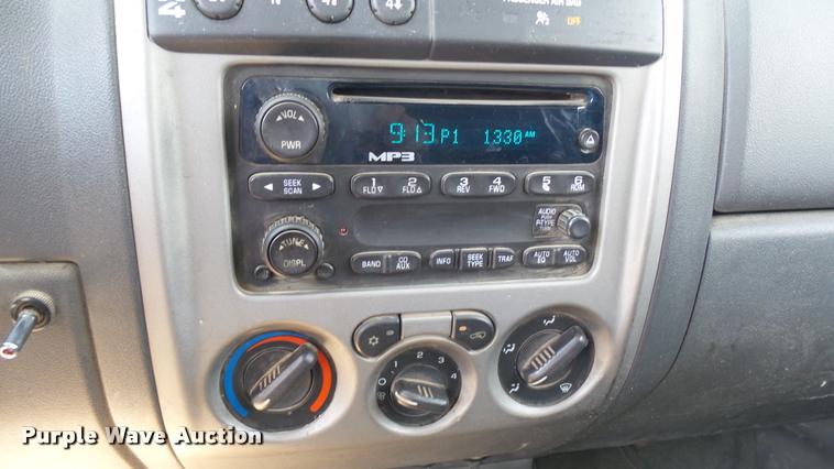 image for item L2466 2006 Chevrolet Colorado Crew Cab pickup truck