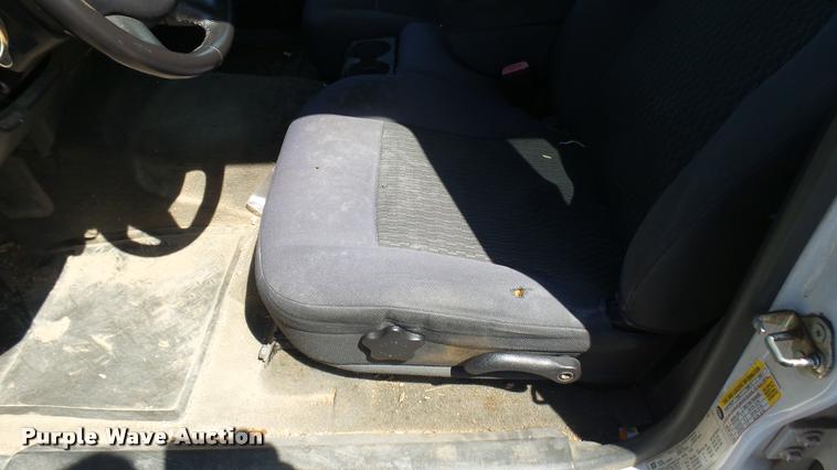 image for item L2466 2006 Chevrolet Colorado Crew Cab pickup truck