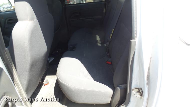 image for item L2466 2006 Chevrolet Colorado Crew Cab pickup truck