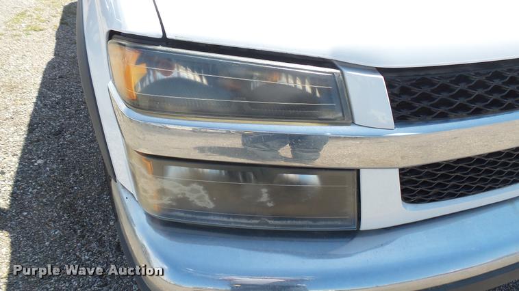 image for item L2466 2006 Chevrolet Colorado Crew Cab pickup truck