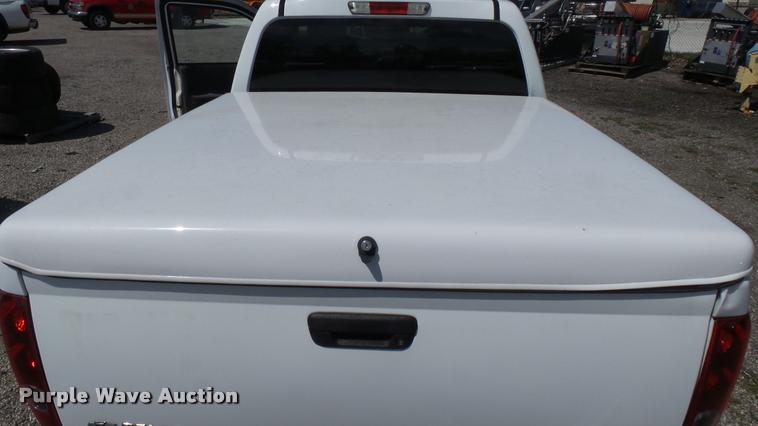 image for item L2466 2006 Chevrolet Colorado Crew Cab pickup truck
