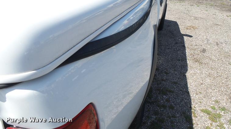 image for item L2466 2006 Chevrolet Colorado Crew Cab pickup truck