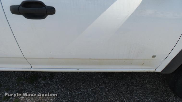 image for item L2466 2006 Chevrolet Colorado Crew Cab pickup truck