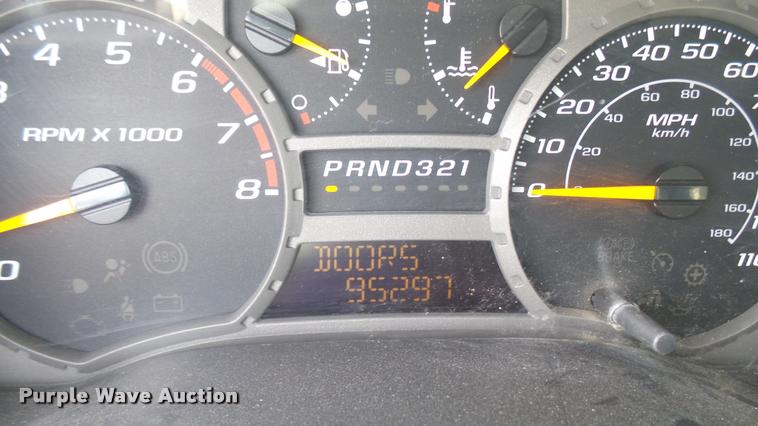 image for item L2467 2006 Chevrolet Colorado Crew Cab pickup truck