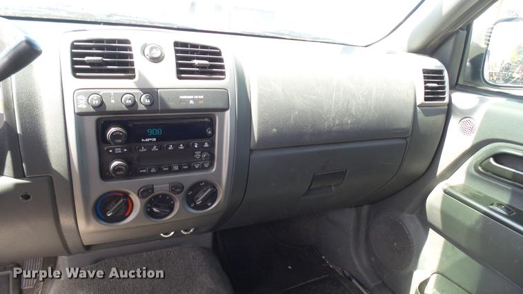 image for item L2467 2006 Chevrolet Colorado Crew Cab pickup truck