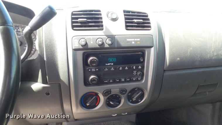 image for item L2467 2006 Chevrolet Colorado Crew Cab pickup truck