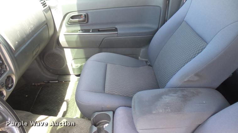 image for item L2467 2006 Chevrolet Colorado Crew Cab pickup truck