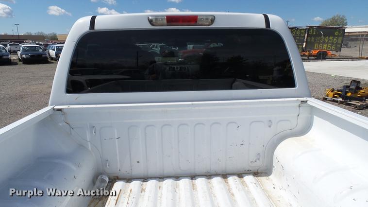 image for item L2467 2006 Chevrolet Colorado Crew Cab pickup truck