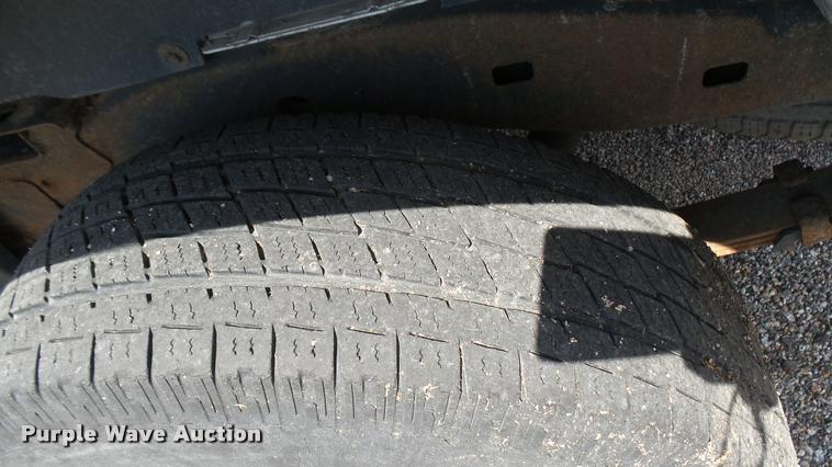 image for item L2467 2006 Chevrolet Colorado Crew Cab pickup truck