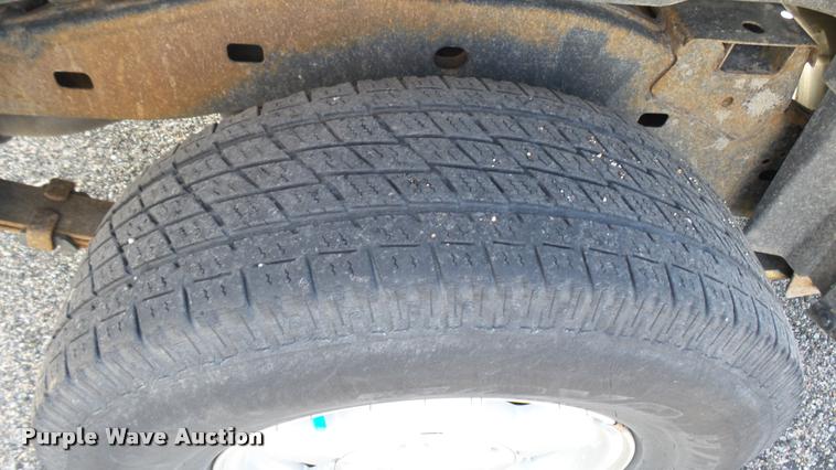 image for item L2467 2006 Chevrolet Colorado Crew Cab pickup truck